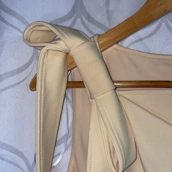 NWT Calvin Klein Beige Scuba Crepe Bow Shoulder Asymmetric Sheath Dress SZ 4 - Picture 6 of 9